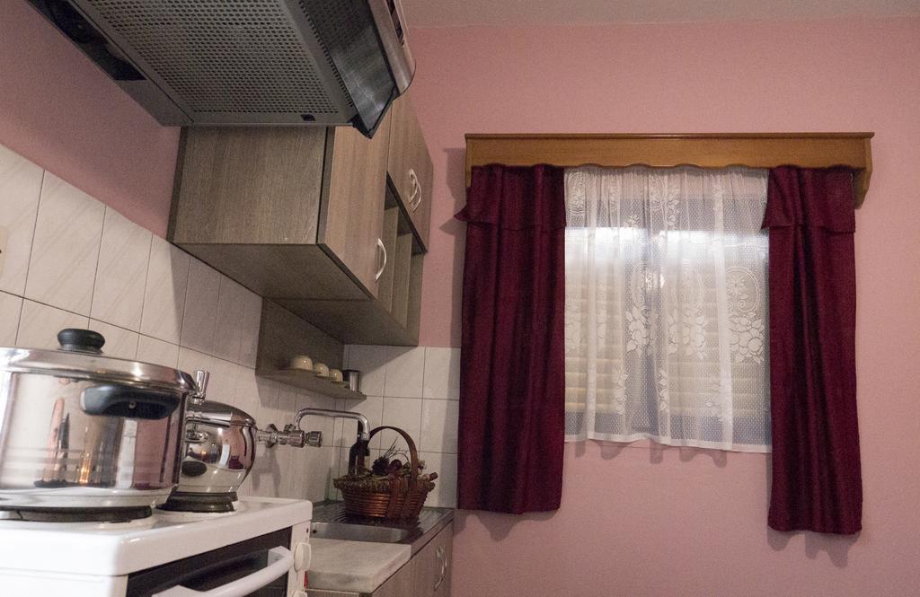 Leader Apartment *